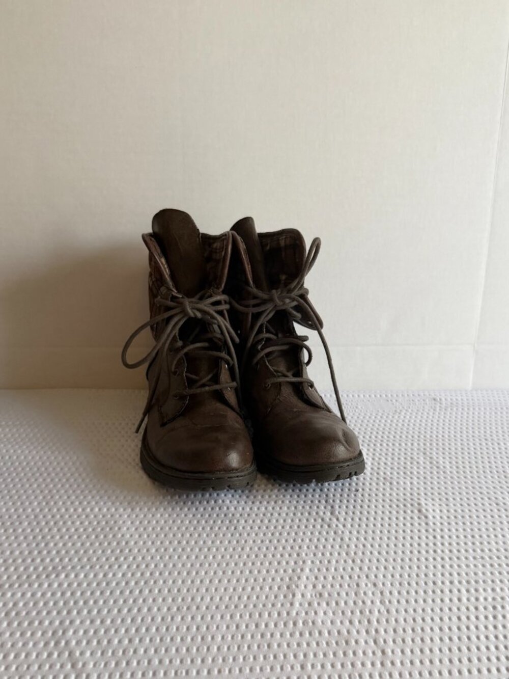 b.o.c ‘Bristol’ Faux Leather Fold-Over Ankle Boots Size 7 ½ - Picture 10 of 12
